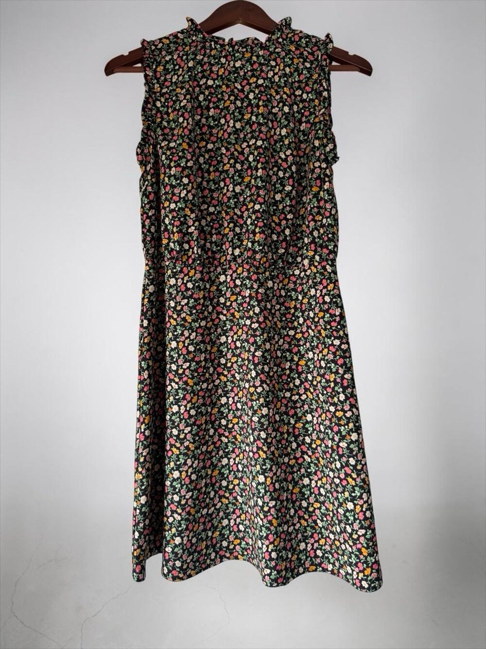 Ann Taylor Women's Shift Dress Sleeveless Floral Petite Size 6P Feminine Casual